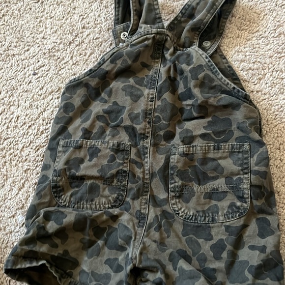 Carhartt girls 3t camo print overall shorts - Picture 5 of 5